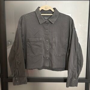 AMERICAN EAGLE AEO Cropped Button Down Shirt Jacket